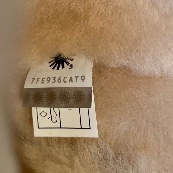 UGG Chestnut Mini Bailey Bow II Boots - Picture 7 of 7